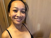 Dirty Amateur Asian MILF Sammi Shows Off Her Horny Wet Pussy