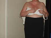 MY BIG HANGING JUGGS MATURE HOUSEWIFE DISPLAYED FOR ALL TO SEE