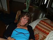 Mature beauty loves to show her pretty pussy especially outside