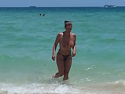Gise amazing naked body at south beach I like to expose my body